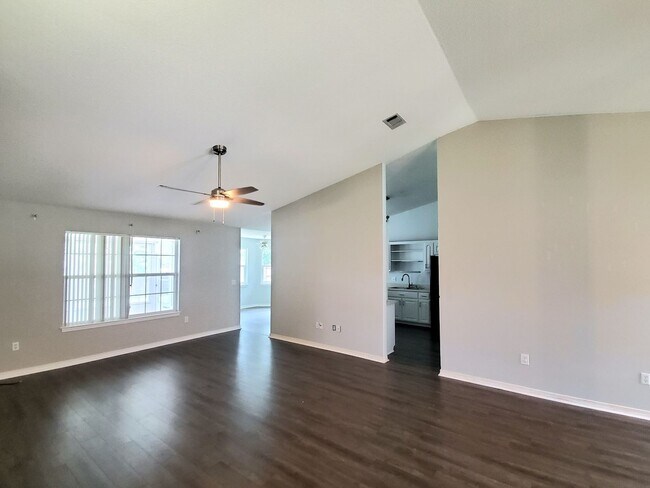 Building Photo - Well cared for 3 Bedroom, 2 Bath Home in Copperfield Subdivision in Pace.