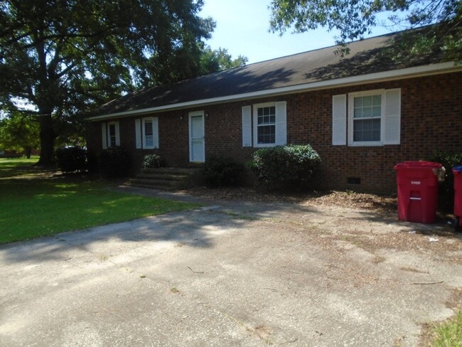 Building Photo - Parkton, NC