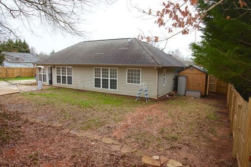 Building Photo - Beautiful Home with Spacious Open Floor Plan