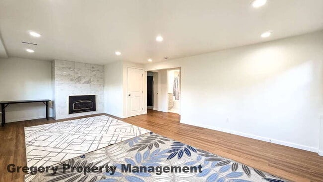 Building Photo - 117 154th Pl NE