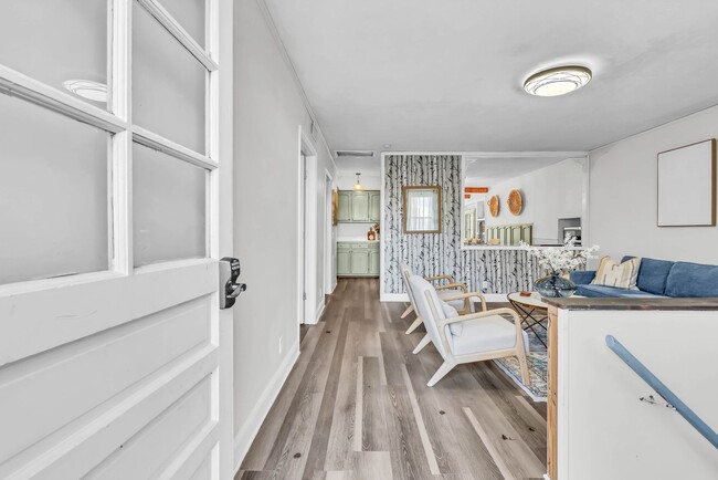 Building Photo - 398 Frontier Ln