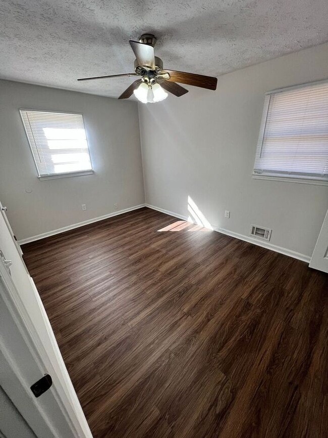 Building Photo - Available now!!! 3 bedroom 2 bath in Lilburn