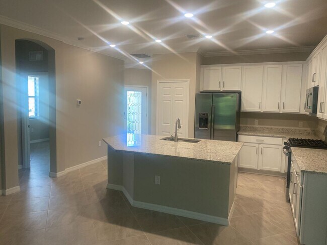 Building Photo - 15220 Cortona Wy