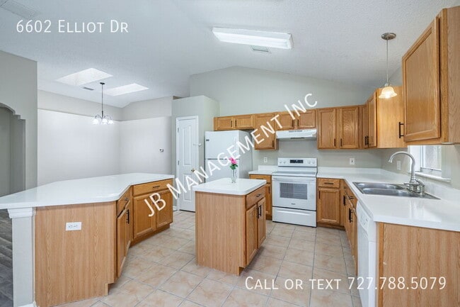 Building Photo - 6602 Elliot Dr