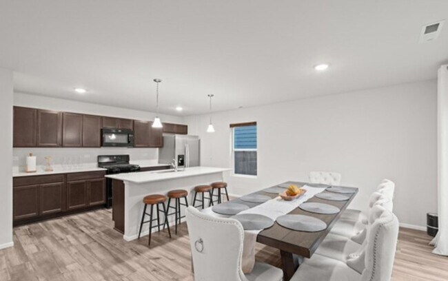 Building Photo - Like-New Amazing 4 bedroom property in Sultan, WA