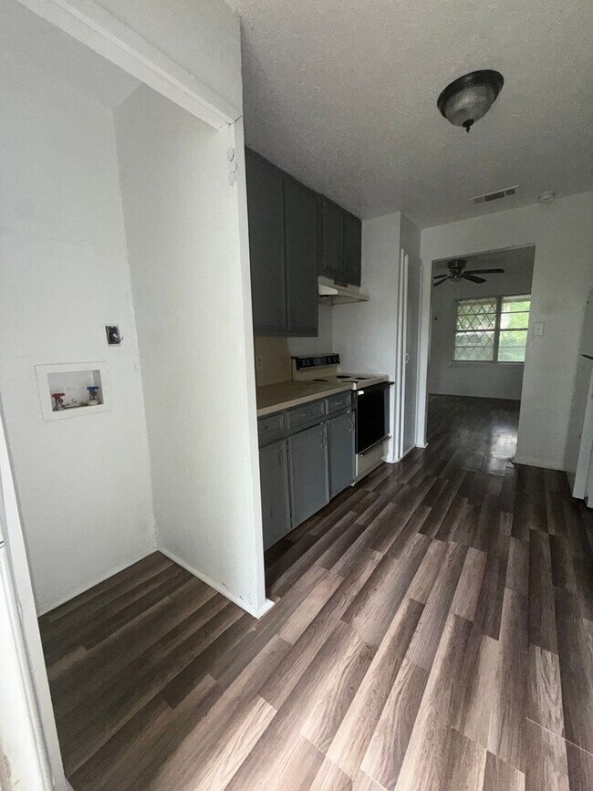 Building Photo - Cozy 3 bedroom house