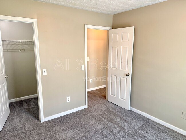 Building Photo - 1691 Redan W