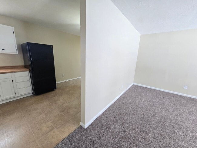 Building Photo - Nice, Recently Renovated, 3 Bedrooms, 1 Bath, Brick Ranch Home available Now! Located on a Cul de...