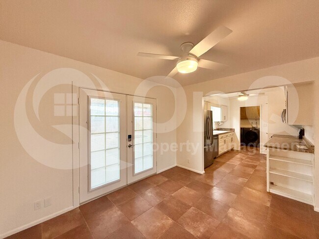 Building Photo - 4559 E Dragoon Ave