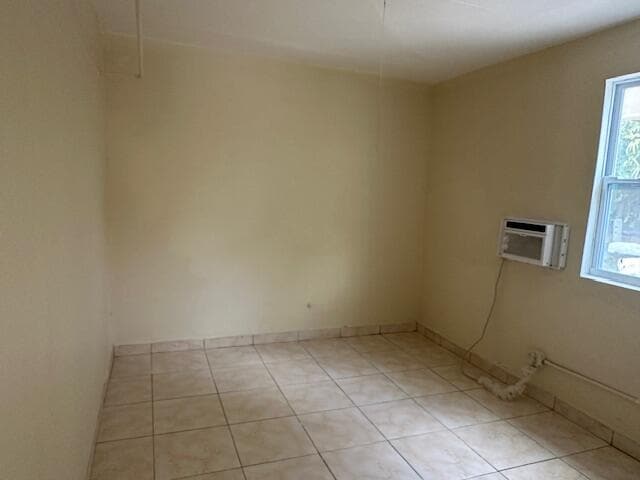 Building Photo - 5826 Bermuda Cir E