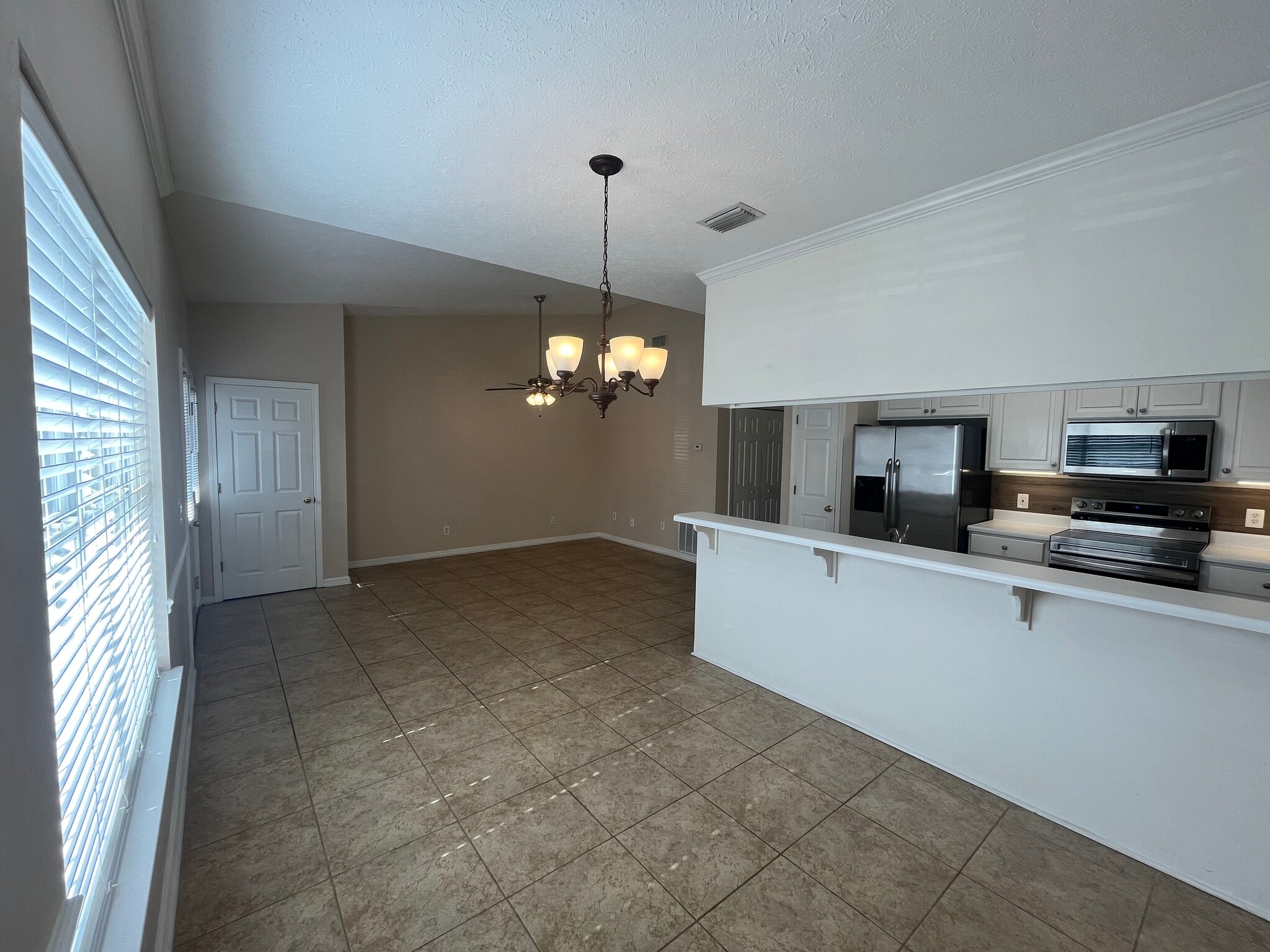 Building Photo - 6214 E Azalea Ave