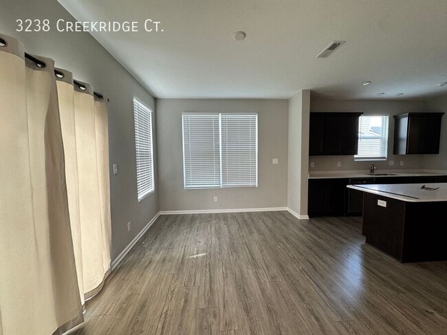 Building Photo - 3238 Creekridge Ct