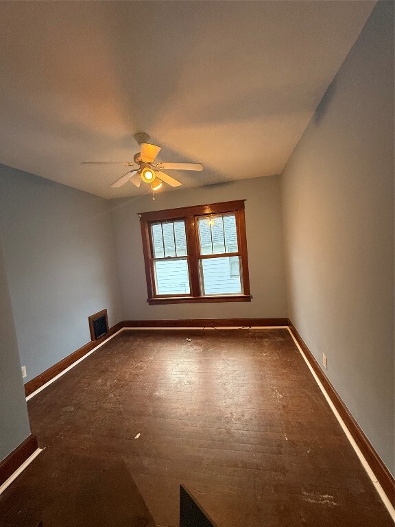 Building Photo - 20 Elm St