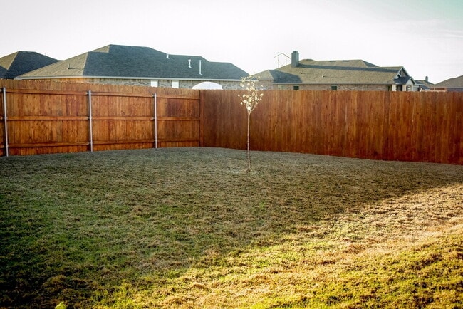 Building Photo - 3/2/2 Home in Windstone!