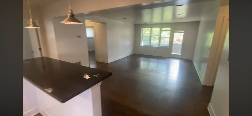 Building Photo - 2534 W Fitch Ave