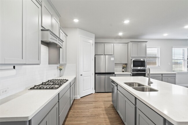 Building Photo - 3121 Sunnyside Dr
