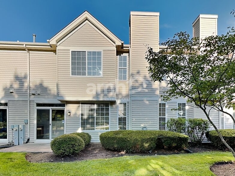 Building Photo - 2422 Claremont Ln