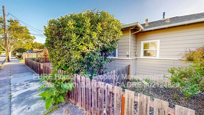 Building Photo - 1430 Sonoma Ave