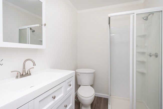 Building Photo - 4/2 + Detached Studio & Pool! One Property...
