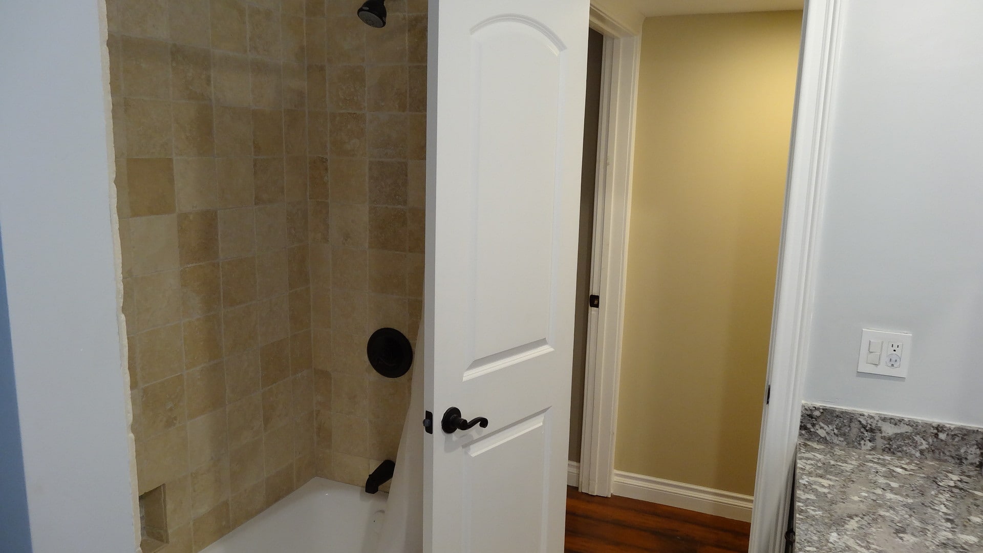 Building Photo - 12913 Winthrop Ave