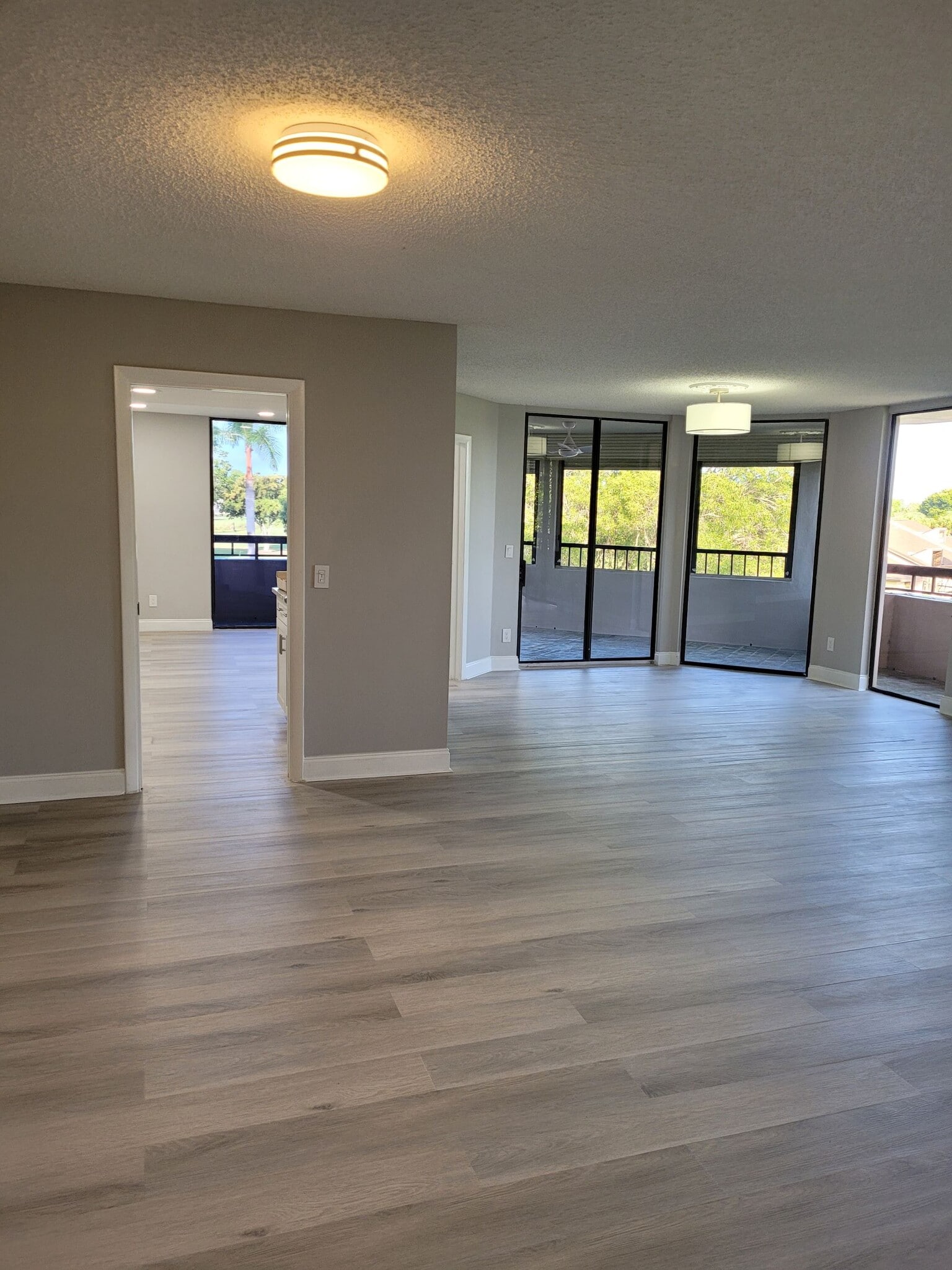 Building Photo - 4770 Fountains Dr S