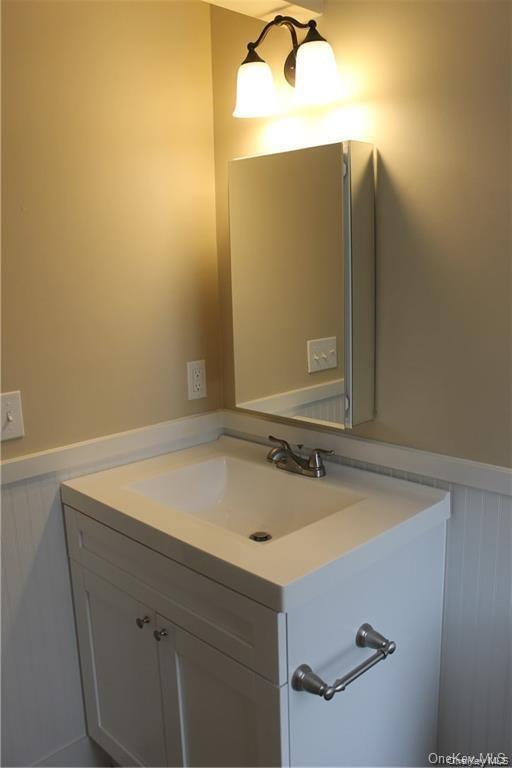 Building Photo - 132 Depew Ave