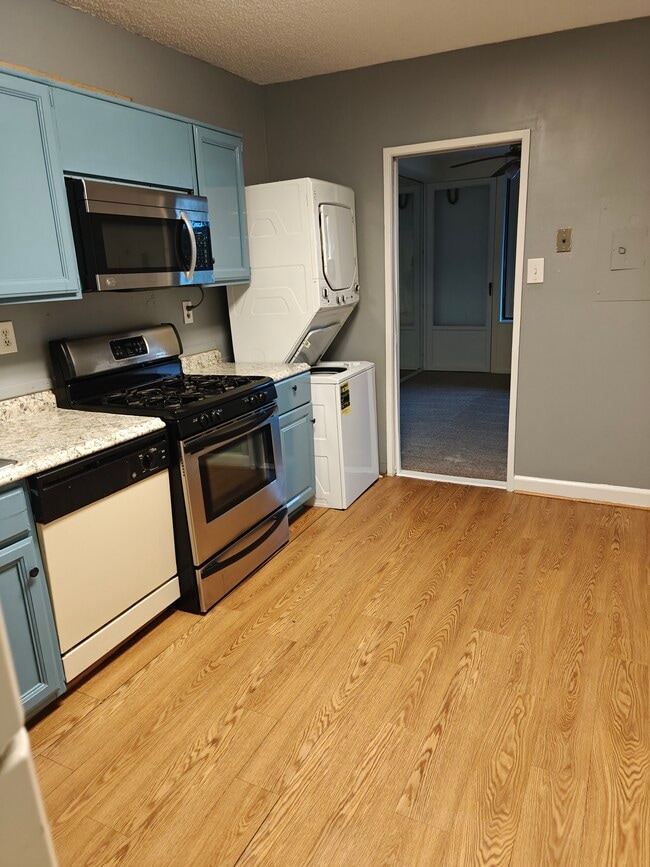 Building Photo - 3705 S George Mason Dr