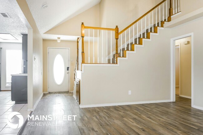 Building Photo - 6329 N Park Dr