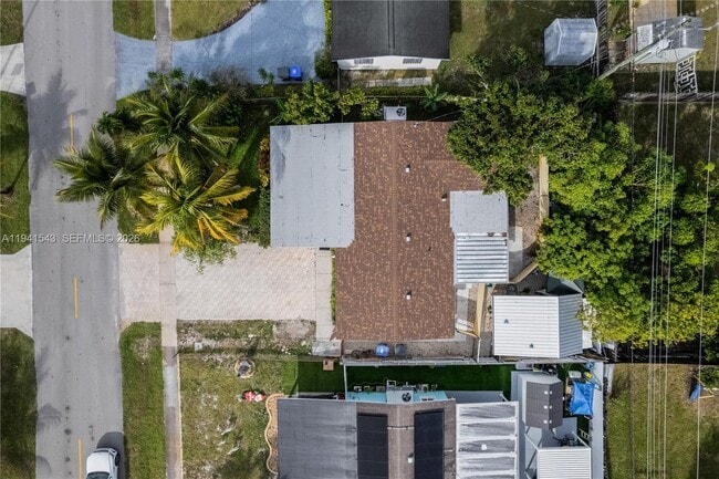 Building Photo - 801 N 70th Ave