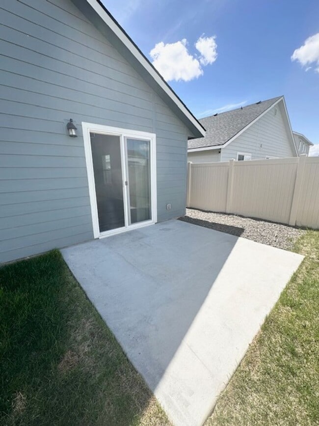 Building Photo - Stunning Modern Home in Desirable Star, Idaho