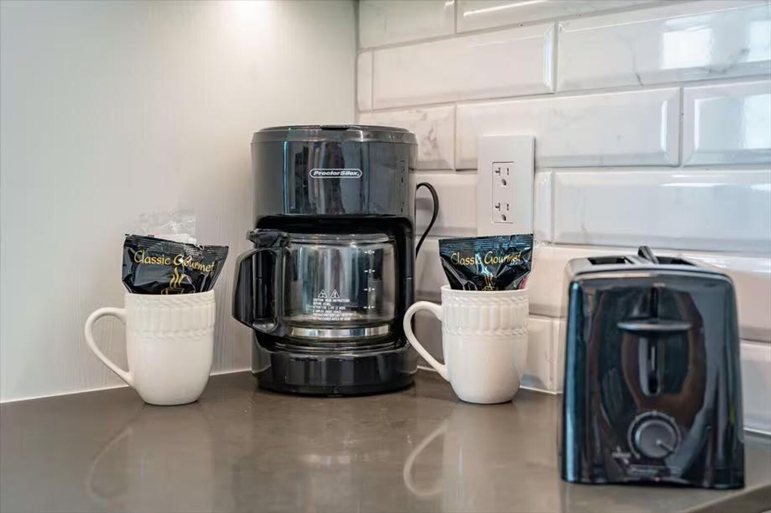 Building Photo - 460 NE 5th St