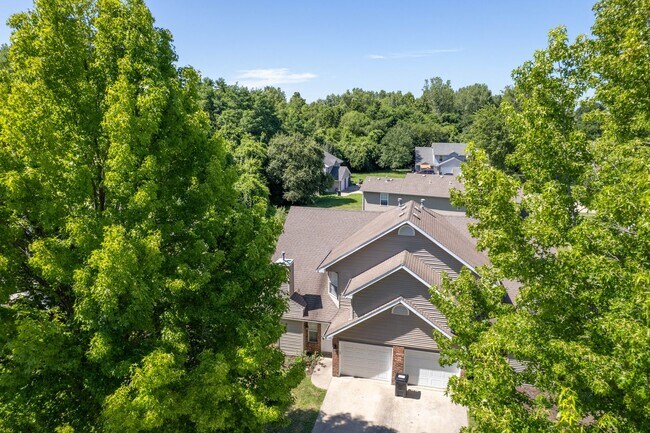 Building Photo - 4401-4403-4403 Cheryl Ct