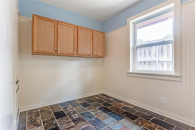 Building Photo - 702 S Waterview Dr