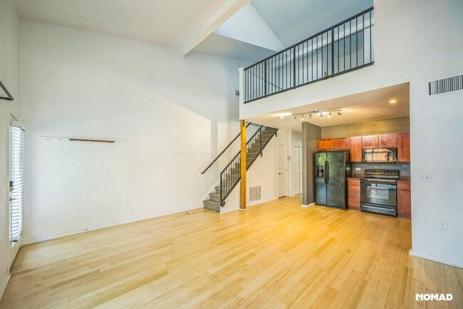 Building Photo - 2 Bedroom 2 Bathroom Loft Condo in RiNo (R...