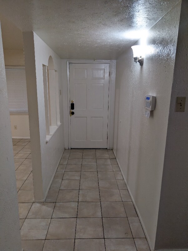 Building Photo - 144 Crestwood Blvd