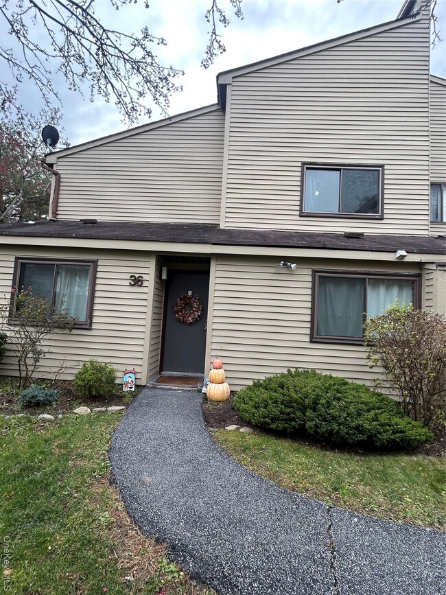 Primary Photo - 36 Sycamore Ct