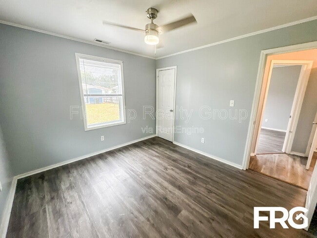 Building Photo - 122 Blaire Ln