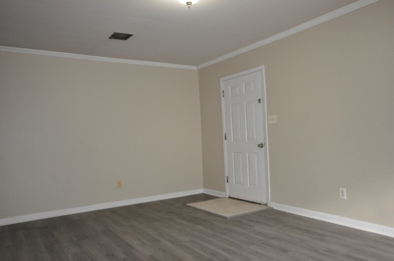 Building Photo - 111 Antoinette St
