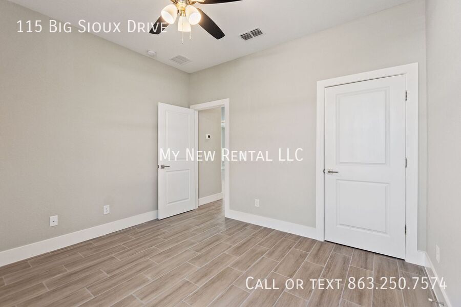 Building Photo - 115 Big Sioux Dr