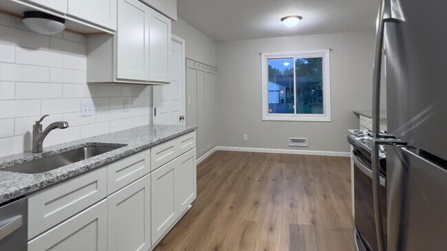 Building Photo - 6649 Homestead Ave Ct S