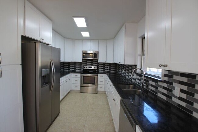 Building Photo - 3 Bed 2 Bath Home Near UT Tyler!