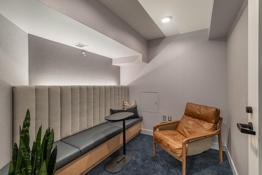 Building Photo - 17 Exeter St