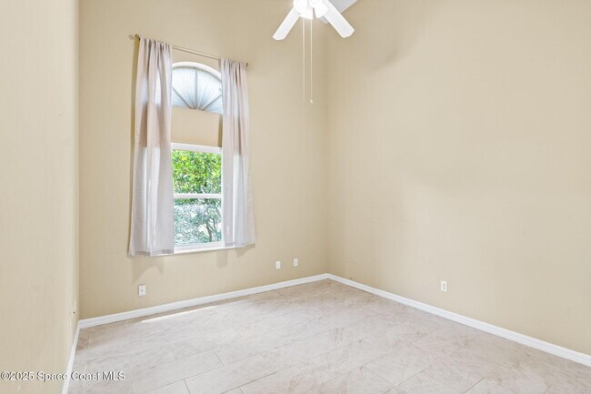 Building Photo - 475 Buttonwood Dr