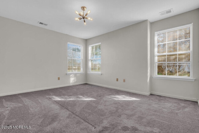 Building Photo - 25 Jockey Ln