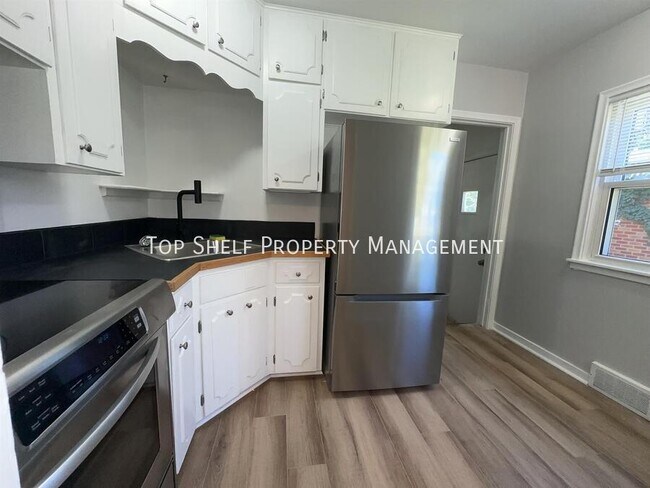 Building Photo - 3816 Clinton Ave