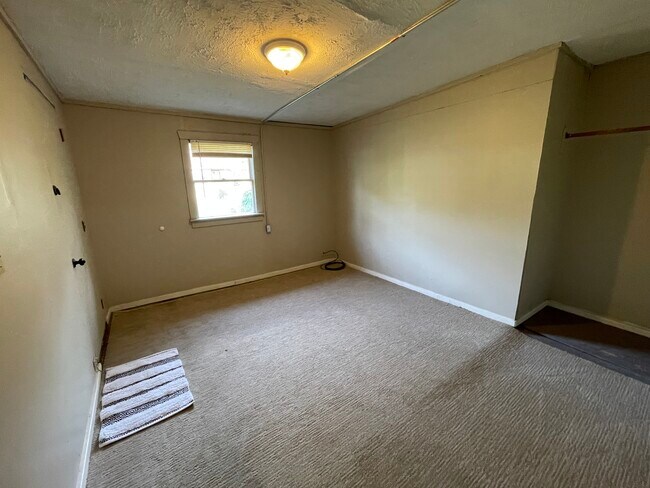 Building Photo - 5421 N 37th St