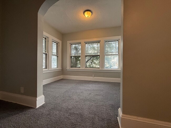 Building Photo - 95 Ellenwood Ave