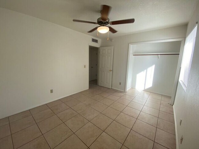 Building Photo - 5758 E 24th St