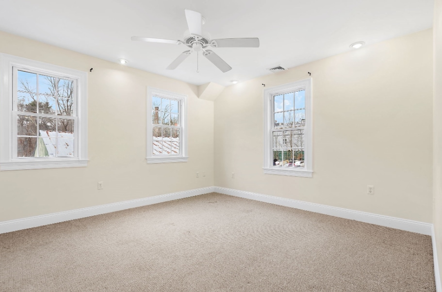 Building Photo - 35 Water St