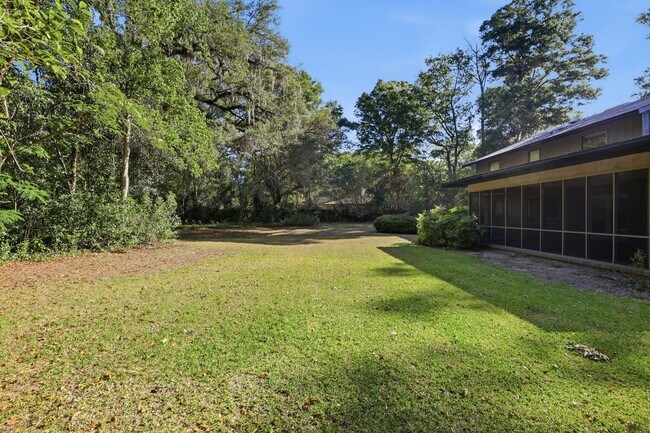 Building Photo - 4 Bedroom, 3 Bath House on 1 Acre in Fox Grove